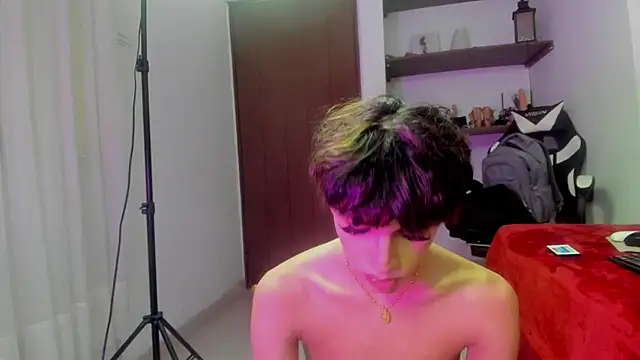 lightboy0 online show from 09-25-25, 04:43