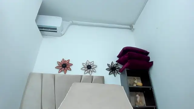 Adrianasex 69x online show from 10-28-25, 05:04