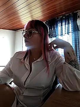 Snapshot of sexxx_mia chatting on 09-17-25, 05:03 sexxx mia online show from 09-17-25, 05:03