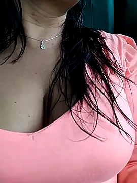 Snapshot of sexxx_mia chatting on 09-25-25, 05:05 sexxx mia online show from 09-25-25, 05:05