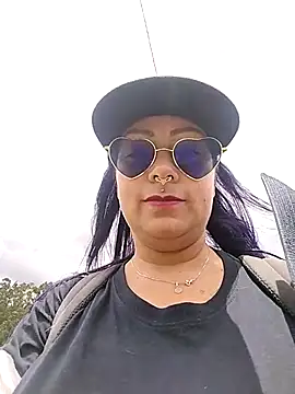 Snapshot of sexxx_mia chatting on 09-26-25, 04:33 sexxx mia online show from 09-26-25, 04:33