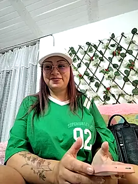 Snapshot of sexxx_mia chatting on 10-24-25, 04:58 sexxx mia online show from 10-24-25, 04:58