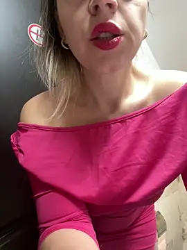 Snapshot of ladywithbigass chatting on 01-08-25, 06:20 ladywithbigass online show from 01-08-25, 06:20