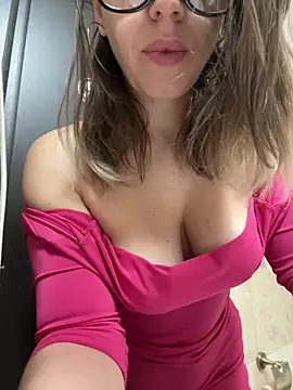 Snapshot of ladywithbigass chatting on 02-04-25, 05:53 ladywithbigass online show from 02-04-25, 05:53