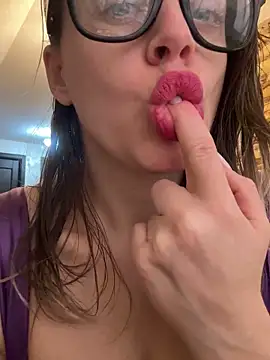 Snapshot of ladywithbigass chatting on 02-18-25, 06:04 ladywithbigass online show from 02-18-25, 06:04