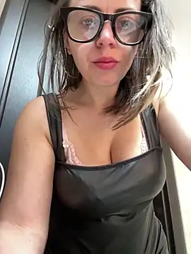 Snapshot of ladywithbigass chatting on 03-18-25, 08:58 ladywithbigass online show from 03-18-25, 08:58