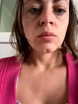 Snapshot of ladywithbigass chatting on 09-24-25, 05:00 ladywithbigass online show from 09-24-25, 05:00