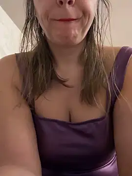 Snapshot of ladywithbigass chatting on 10-06-25, 04:43 ladywithbigass online show from 10-06-25, 04:43