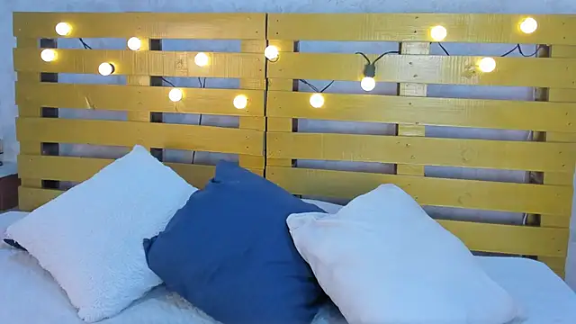 Snapshot of thalia888_ chatting on 09-12-25, 07:03 thalia888 online show from 09-12-25, 07:03