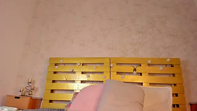 Snapshot of thalia888_ chatting on 10-11-25, 07:12 thalia888 online show from 10-11-25, 07:12