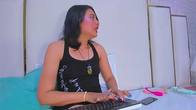 Snapshot of thalia888_ chatting on 10-13-25, 07:14 thalia888 online show from 10-13-25, 07:14