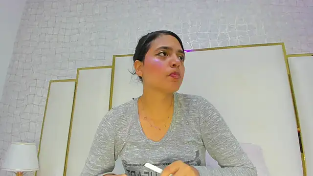 Snapshot of thalia888_ chatting on 11-09-25, 06:39 thalia888 online show from 11-09-25, 06:39