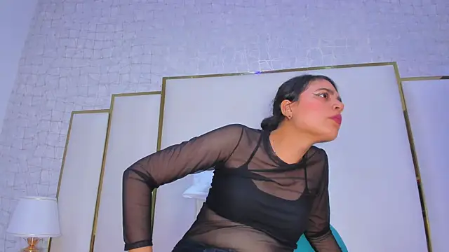 Snapshot of thalia888_ chatting on 11-22-25, 07:13 thalia888 online show from 11-22-25, 07:13