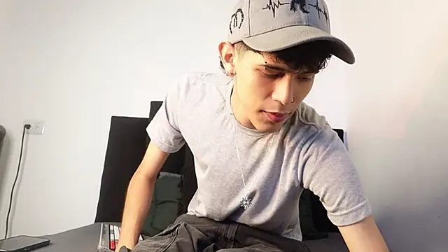 alexmark  online show from 11-28-25, 01:36