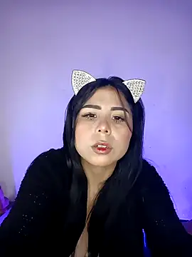 SiennaValera online show from 10-28-25, 06:32