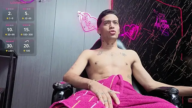 Snapshot of ThorDick_ chatting on 09-20-25, 10:05 ThorDick  online show from 09-20-25, 10:05