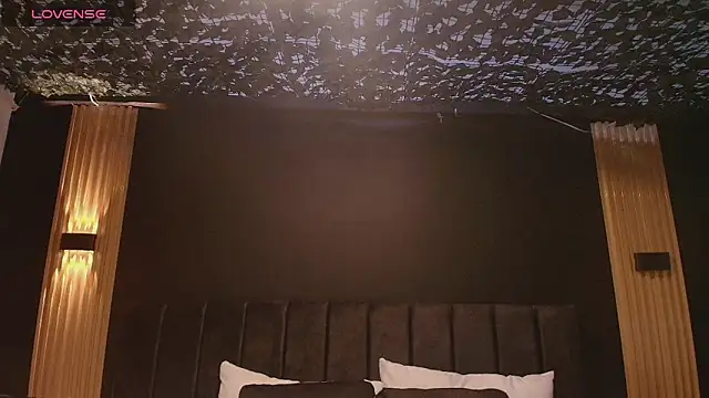 Snapshot of SexyRachel_ chatting on 10-15-25, 12:05 SexyRachel online show from 10-15-25, 12:05