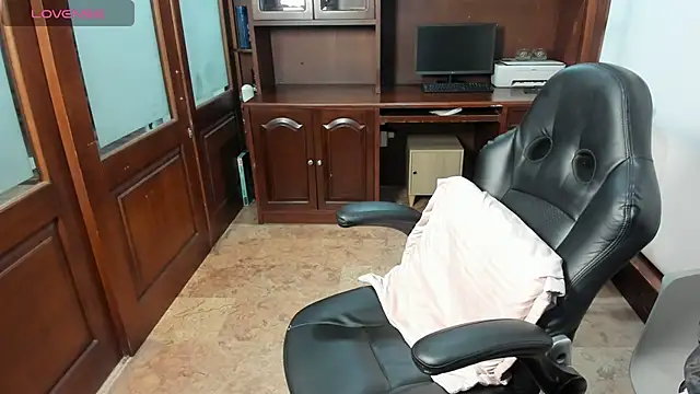 Snapshot of SexyRachel_ chatting on 10-18-25, 11:55 SexyRachel online show from 10-18-25, 11:55