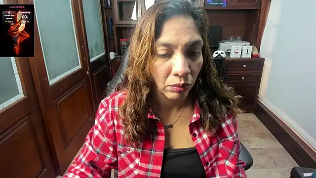 Snapshot of SexyRachel_ chatting on 10-27-25, 12:31 SexyRachel online show from 10-27-25, 12:31