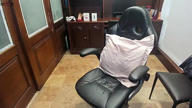 Snapshot of SexyRachel_ chatting on 10-28-25, 12:41 SexyRachel online show from 10-28-25, 12:41