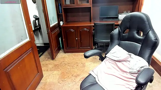 Snapshot of SexyRachel_ chatting on 11-11-25, 12:27 SexyRachel online show from 11-11-25, 12:27