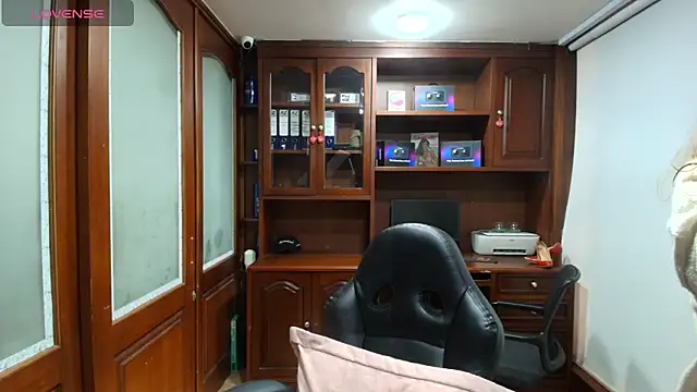 Snapshot of SexyRachel_ chatting on 11-28-25, 12:08 SexyRachel online show from 11-28-25, 12:08