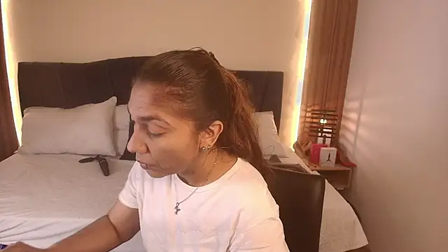 SexyRachel  online show from 03-25-26, 12:00