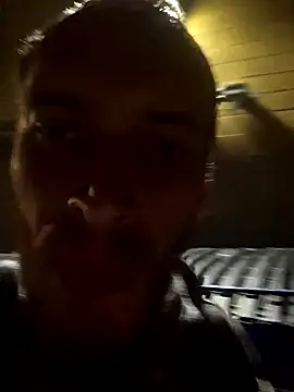 Snapshot of Leshok chatting on 11-04-25, 06:01 Leshok online show from 11-04-25, 06:01