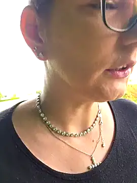 Snapshot of Swiss_Lady chatting on 09-13-25, 12:49 Swiss Lady online show from 09-13-25, 12:49