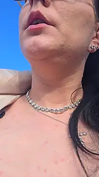 Snapshot of Swiss_Lady chatting on 10-15-25, 08:36 Swiss Lady online show from 10-15-25, 08:36