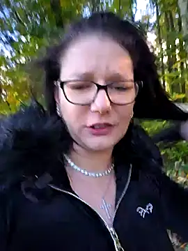 Snapshot of Swiss_Lady chatting on 10-24-25, 02:35 Swiss Lady online show from 10-24-25, 02:35