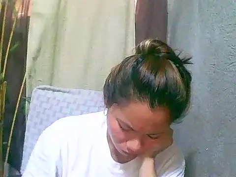 Sweeetgurll online show from 04-28-26, 02:27