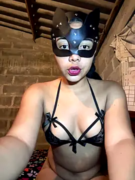 Snapshot of Kyra__Rose chatting on 10-31-25, 01:39 Kyra Rose online show from 10-31-25, 01:39