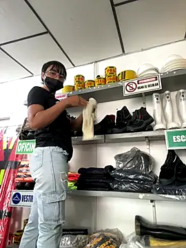 Snapshot of Kyra__Rose chatting on 11-29-25, 03:48 Kyra Rose online show from 11-29-25, 03:48