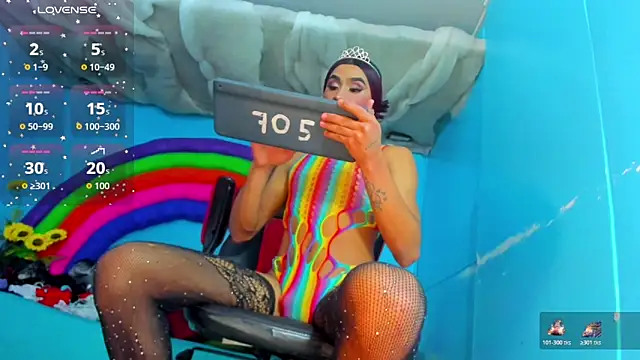 Natasha clifford online show from 11-18-25, 07:18