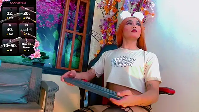 Natasha clifford online show from 12-18-25, 07:31