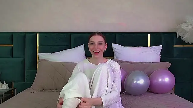 VeronicaVances online show from 06-12-26, 06:29