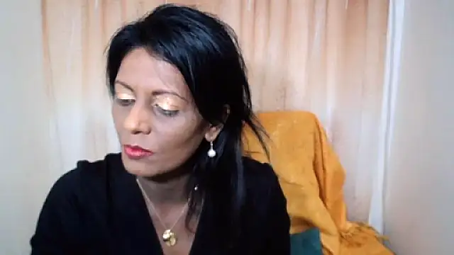 Snapshot of Indianpeaches chatting on 10-14-25, 05:41 Indianpeaches online show from 10-14-25, 05:41