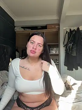 Snapshot of Victoriasteel chatting on 09-27-25, 09:03 Victoriasteel online show from 09-27-25, 09:03