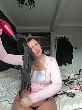 Snapshot of Victoriasteel chatting on 10-26-25, 10:21 Victoriasteel online show from 10-26-25, 10:21