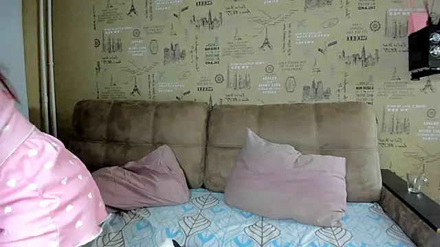 Kelly Gerzikaa online show from 10-28-25, 01:20