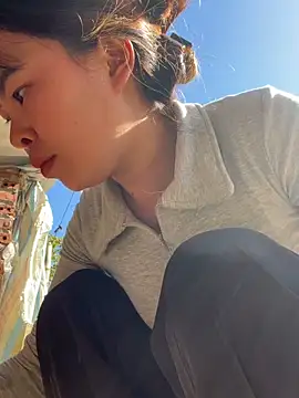 han-cute online show from 11-28-25, 06:05