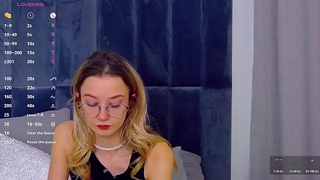 MaeLili online show from 11-12-25, 04:13