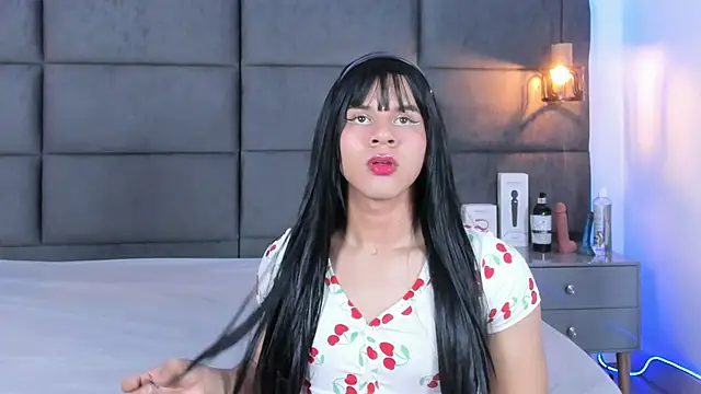 Snapshot of Slenna_Moon chatting on 09-22-25, 02:35 Slenna Moon online show from 09-22-25, 02:35