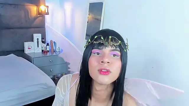 Snapshot of Slenna_Moon chatting on 10-31-25, 03:07 Slenna Moon online show from 10-31-25, 03:07