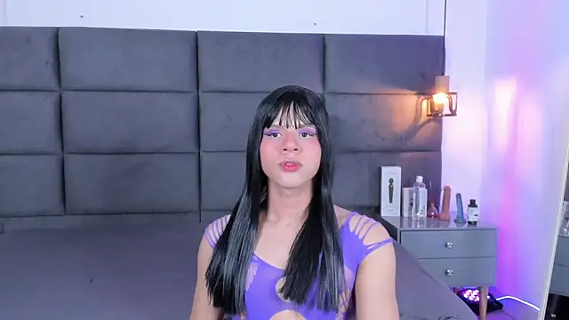 Snapshot of Slenna_Moon chatting on 11-16-25, 03:01 Slenna Moon online show from 11-16-25, 03:01