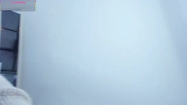 Snapshot of Slenna_Moon chatting on 11-25-25, 02:33 Slenna Moon online show from 11-25-25, 02:33