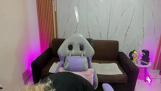 Snapshot of Juanitarubia chatting on 12-05-25, 07:21 Juanitarubia online show from 12-05-25, 07:21