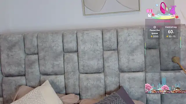 Snapshot of DaniniAnderson chatting on 12-15-25, 03:55 DaniniAnderson online show from 12-15-25, 03:55