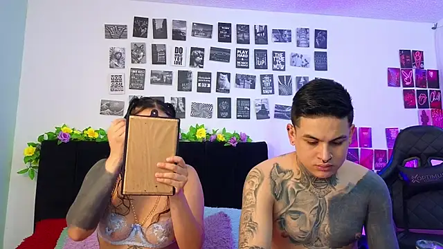 Snapshot of Sarahandzack chatting on 09-20-25, 07:59 Sarahandzack online show from 09-20-25, 07:59